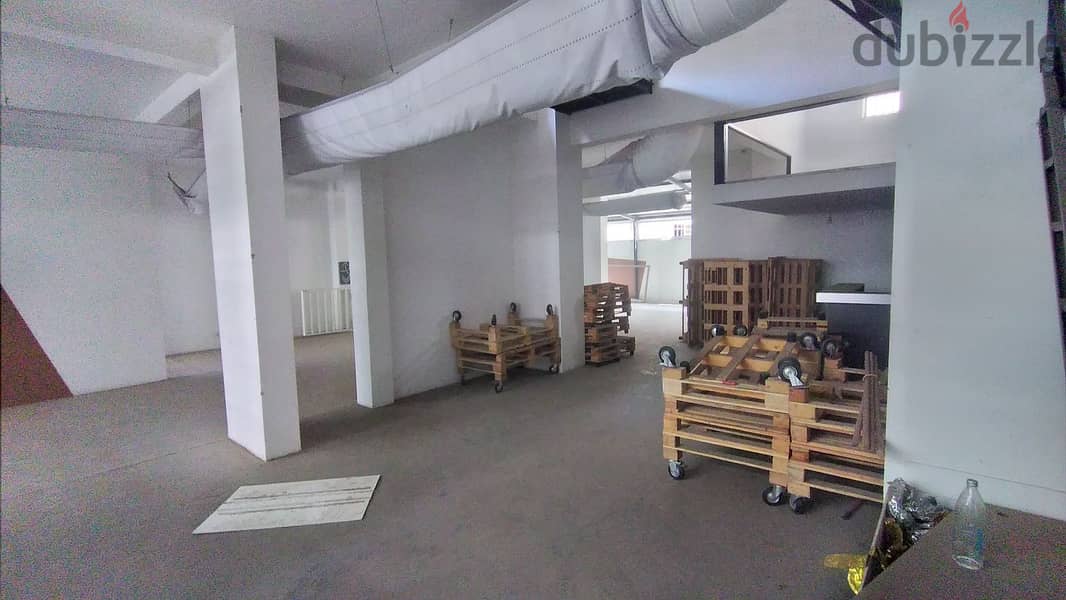 Warehouse for Rent in Karantinaمستودع للايجار في كرنتينا 1