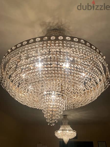 Lustre en strass diamètre 90 cm . 0