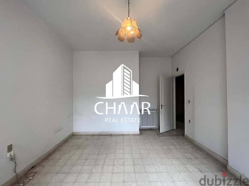 R1583 Spacious Apartment for Sale in Achrafieh 4