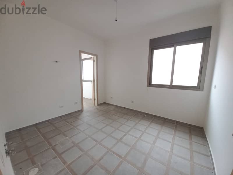 Apartment for sale in Halat - شقق للبيع في حالات 4