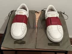 valentino shoes for men 300$