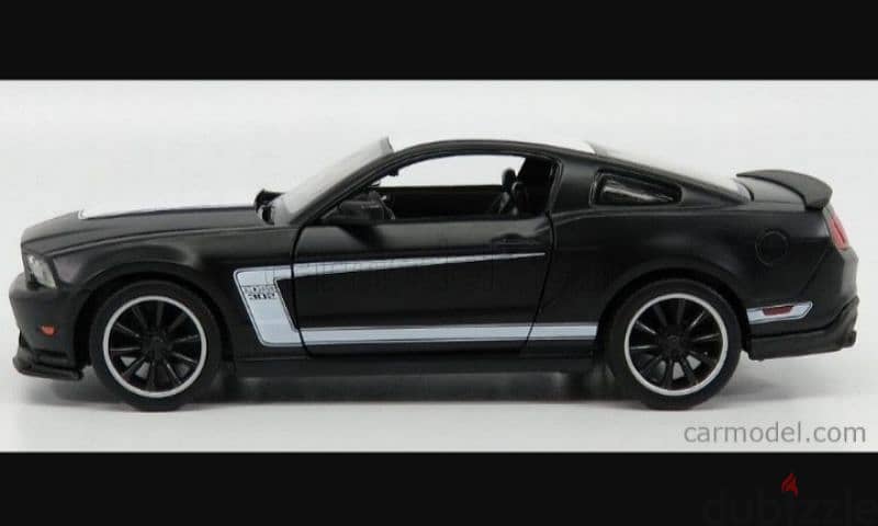 Ford Mustang Boss 302 diecast car model 1:24. 1