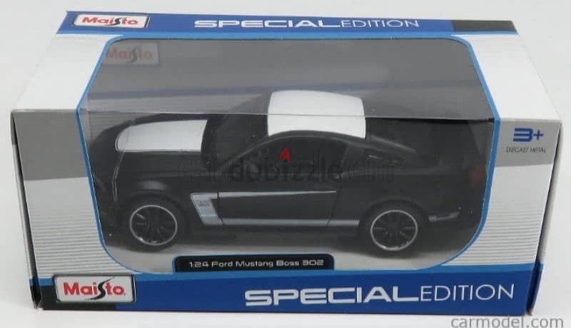 Ford Mustang Boss 302 diecast car model 1:24. 4