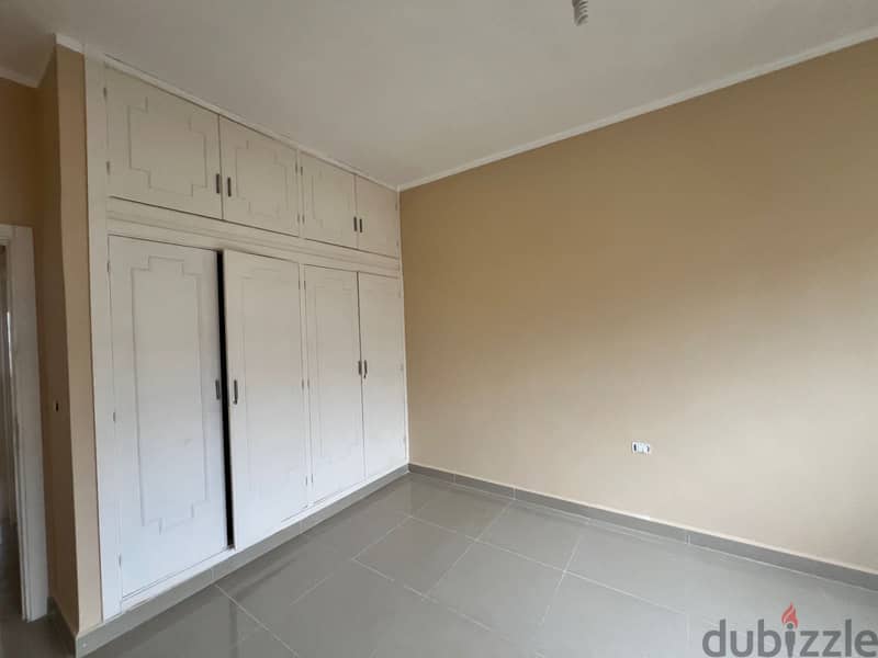 A 220 m2 apartment for sale in Zalka  - شقة للبيع في الزلقا 5