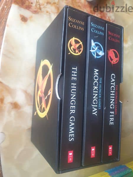 Hunger Games Books Set 1-4 by Suzanne Collins