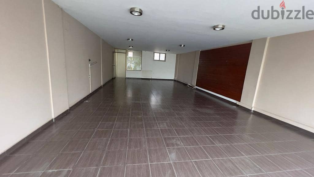 160m2 duplex showroom for rent in Sin El Fil - صالة عرض للإيجار 1