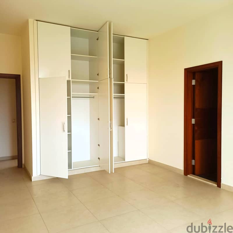 Luxurious 200 m2 apartment + open view for sale in Dbaye 8