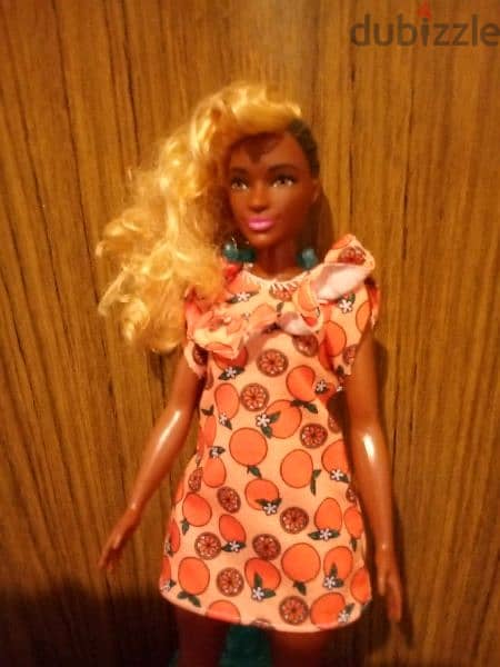 Barbie KIM FASHIONISTAS ZIG ZAG CURVY Mattel 2018 great AA doll=15$ 4