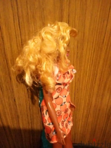 Barbie KIM FASHIONISTAS ZIG ZAG CURVY Mattel 2018 great AA doll=15$ 3
