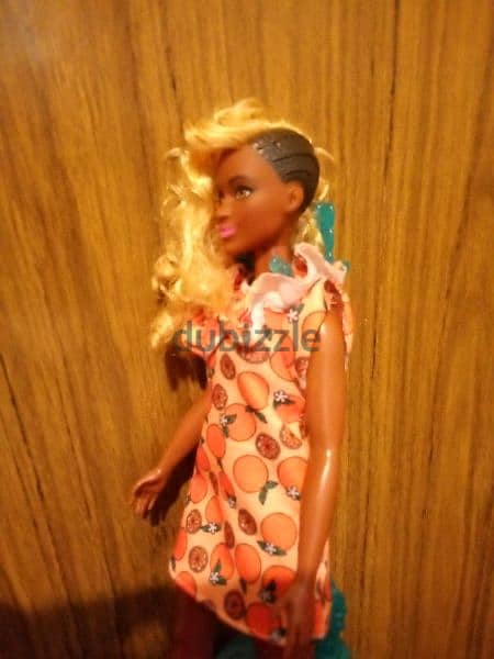 Barbie KIM FASHIONISTAS ZIG ZAG CURVY Mattel 2018 great AA doll=15$ 2