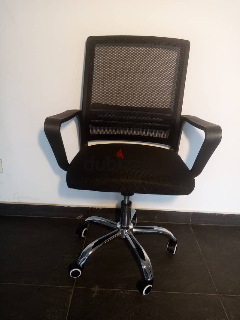 كرسي مكتب للضيوف او الموظفين مريح جدا متوفر باللون الأسود 2