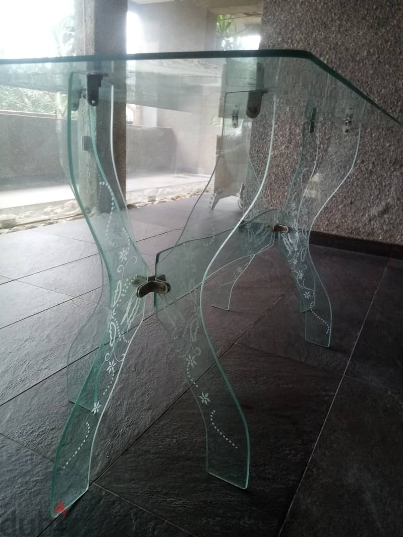 Hand graved glass table special price 60$ 9