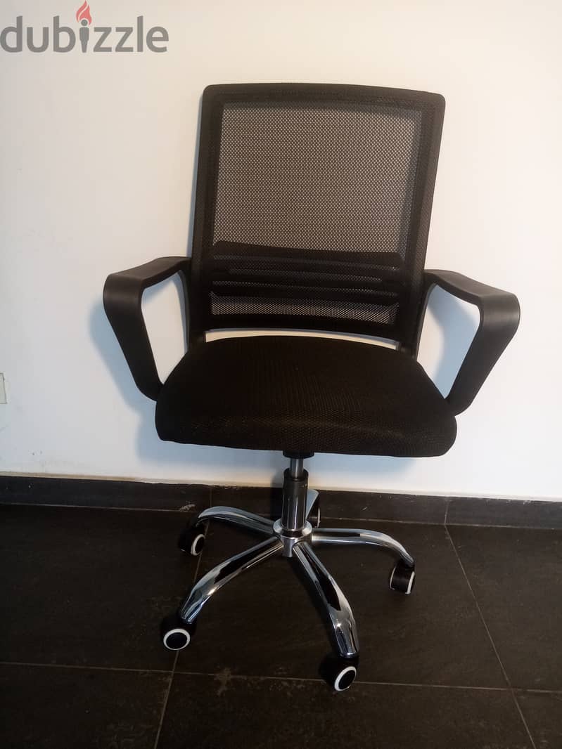$كرسي مكتب مريح جدا متوفر باللون الأسود السعر الخاص 52 2
