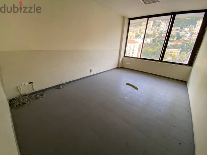 RWK234CM - Office For Rent In Jounieh - مكتب للإيجار في جونيه 1