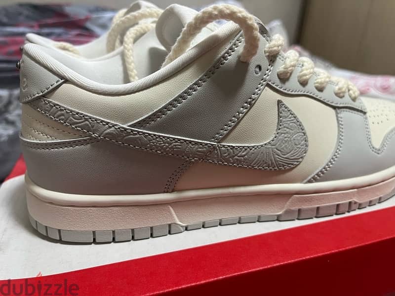 nike dunk gray and white size 43 authentic verified code 5