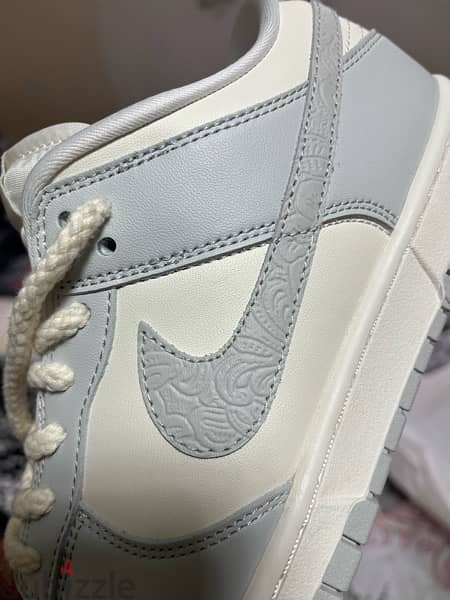 nike dunk gray and white size 43 authentic verified code 9