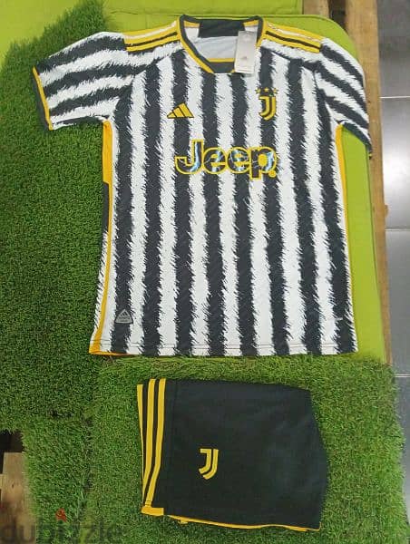 Juventus Chiesa Football Shirt & Short 2023-24 1