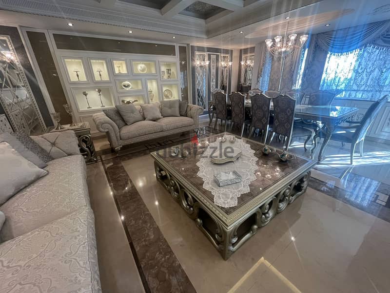 Luxurious Apartment For Sale in Tallet al khayatشقة فاخرة للبيع في تلة 5