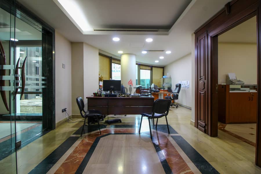 Office for rent in Hazmieh مكتب للإيجار في كميل الصلح 8