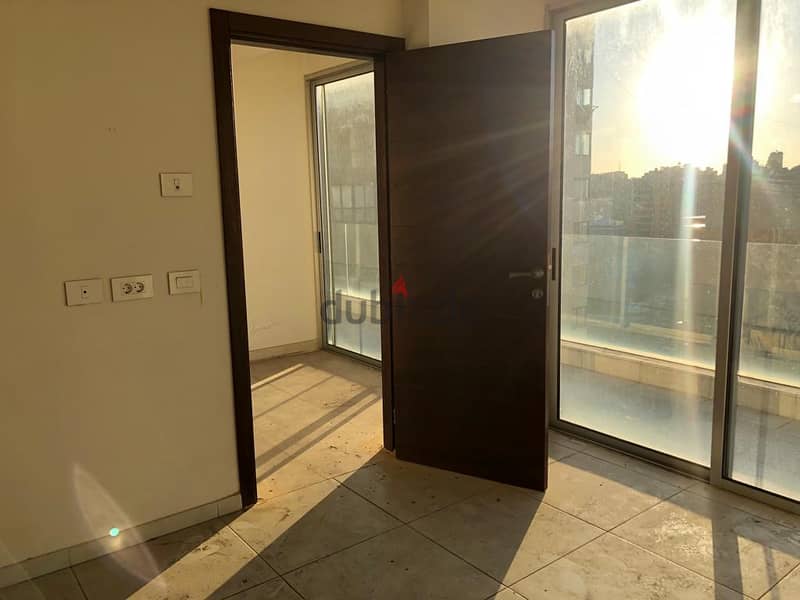 Apartment for sale in Ras El Nabeh شقة في راس النبع للبيع 6