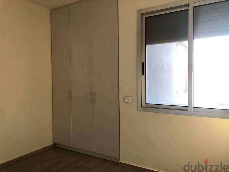 Apartment for sale in Ras El Nabeh شقة في راس النبع للبيع 9