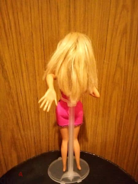 Barbie LOVES GLITTER NAILS Mattel2010 used Still good doll bend legs 2