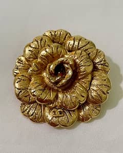 Vintage original Chanel gold metal camellia flower brooch 0