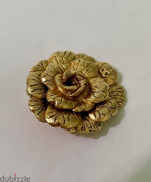 Vintage original Chanel gold metal camellia flower brooch 3