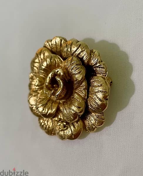 Vintage original Chanel gold metal camellia flower brooch 5