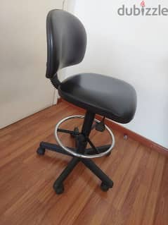 swivel chair 0