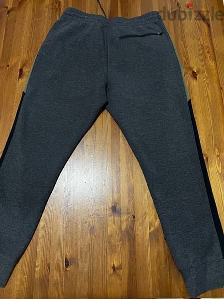 AMERICAN EAGLE & NEXT JOGGERS ( LARGE) 5