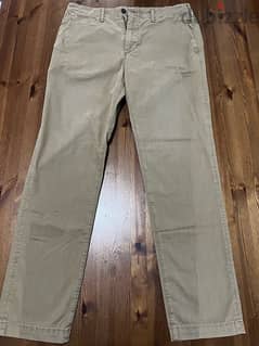 AMERICAN EAGLE BEIGE CHINOS (34/34 STRAIGHT FIT)