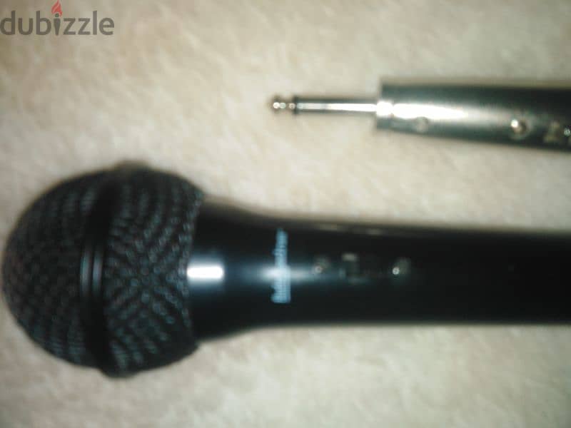 Microphone with Onstage Stand and long hercules cable 1