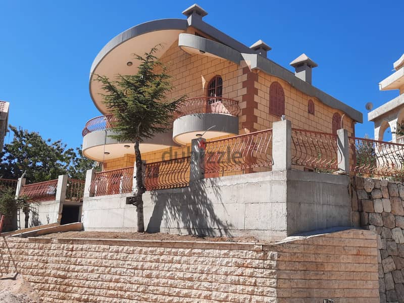 villa for sale in LAKLOUK ,luxurious,with a great mountain view 2