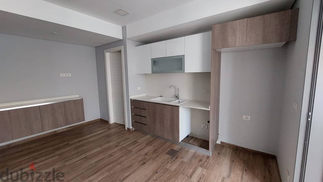 L14057-4-Bedroom Apartment for Sale in Kantari, Ras Beirut 3