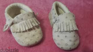 Baby girl shoes (6 months)