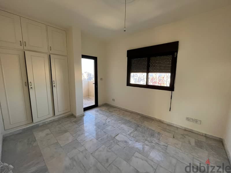 Comfortable Apartment For Sale in Tallet al-khayat شقة راقية للبيع 4
