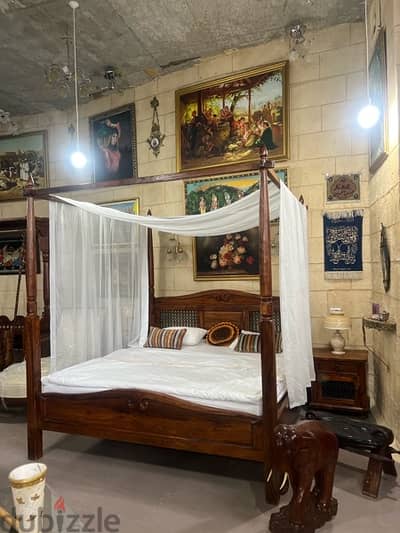 solid wood teak bedroom with 2 comode dersoir and dresser