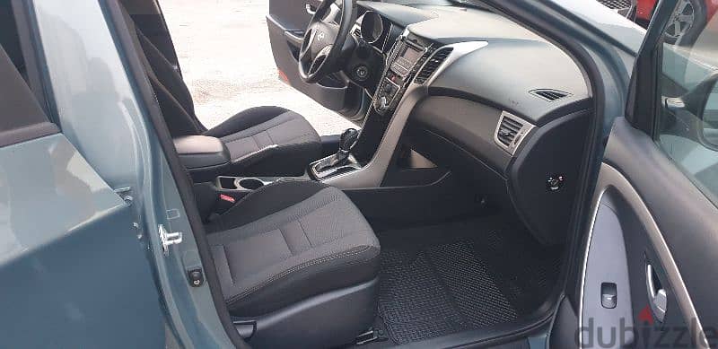 hyundai i30 2014 f. o hatchback ABS AIRBAG RIMS grey color like new 10