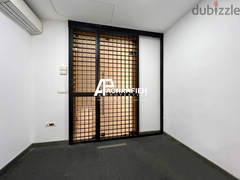 Office For Rent In Downtown - مكتب للأجار في وسط بيروت 11