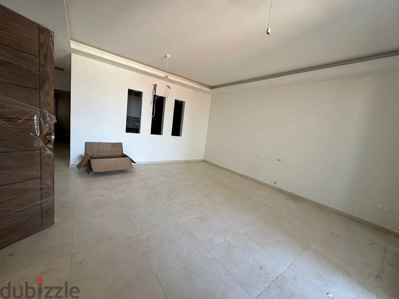 100 m²Apartment for sale in قرنة الحمراء 6