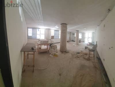 L04796-Shop For Rent In Achrafieh