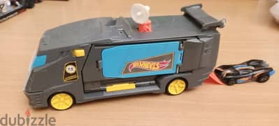 hotwheels truck + car for15$