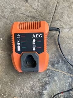 AEG battery charger شارجر شبه جديد 0