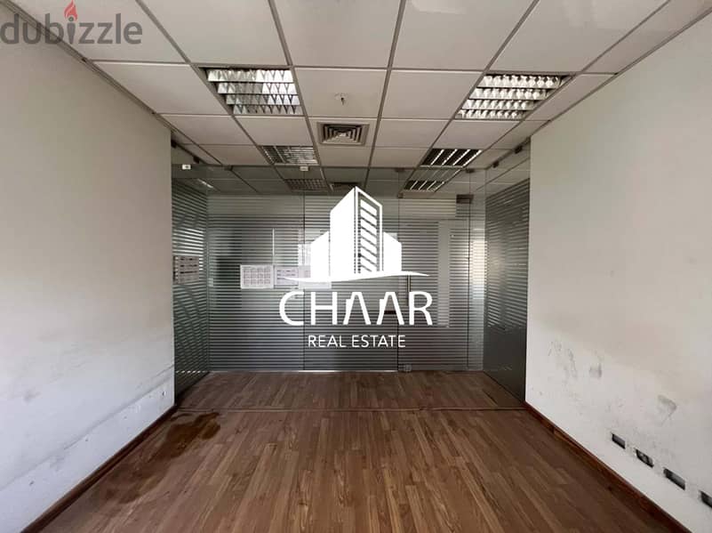 R1267 Spacious Office for Rent in Clemanceau 6