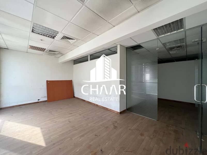 R1267 Spacious Office for Rent in Clemanceau 8