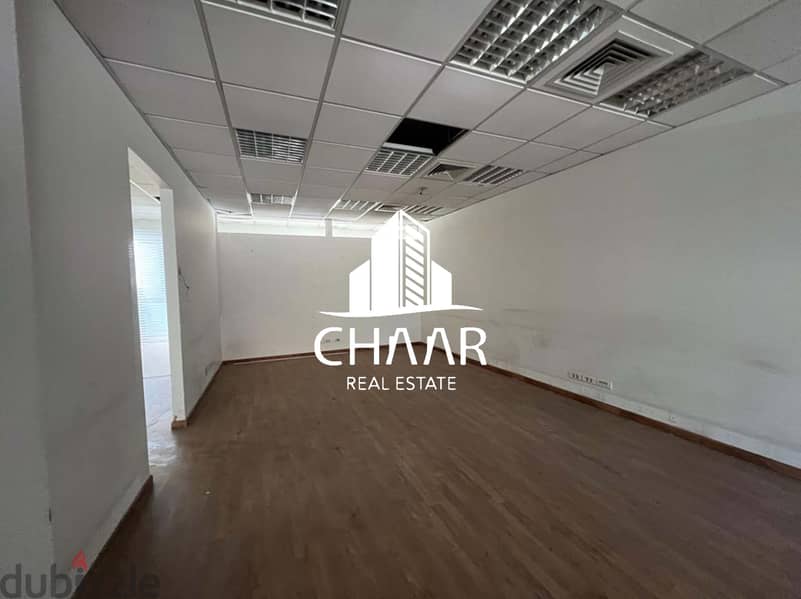 R1267 Spacious Office for Rent in Clemanceau 9