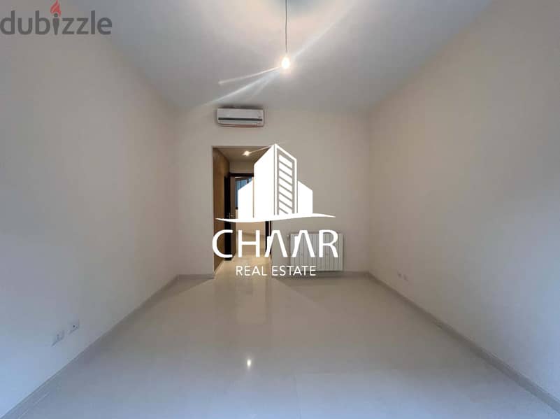 R1590 Outstanding Apartment for Sale in Sanayeh 4