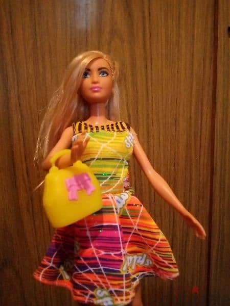 CANDY STRIPES FASHIONISTAS Mattel2016 Great dressed doll+her Own Shoes 2
