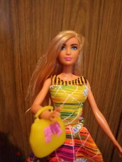 CANDY STRIPES FASHIONISTAS Mattel2016 Great dressed doll+her Own Shoes